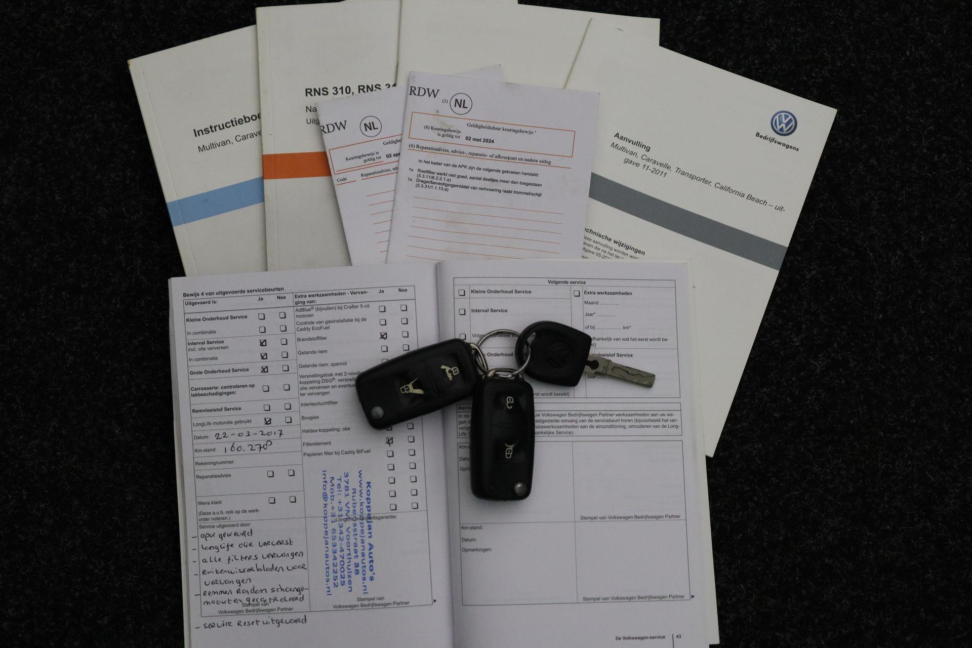 48442300-13.jpg