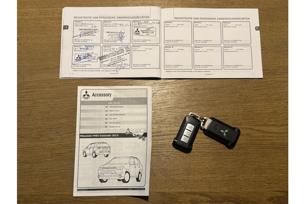 51766889-2.jpg
