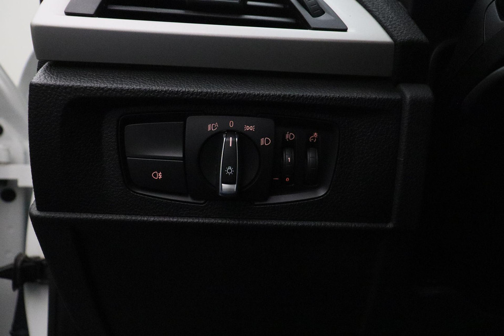 52399538-25.jpg