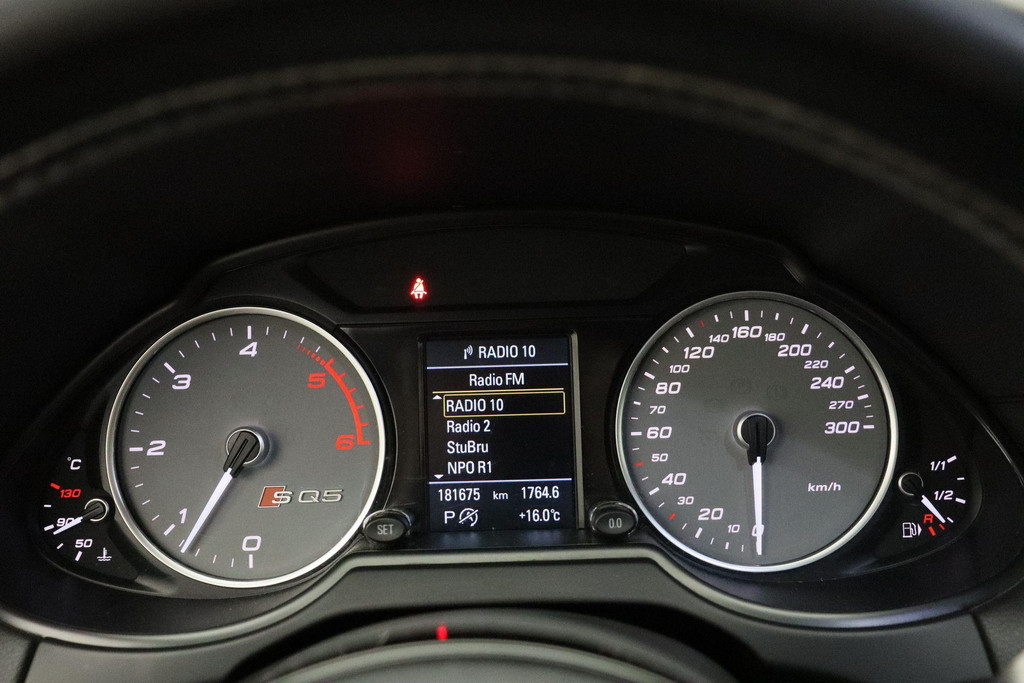 52498944-38.jpg
