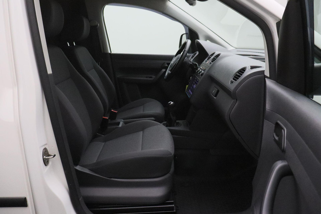 52527669-10.jpg