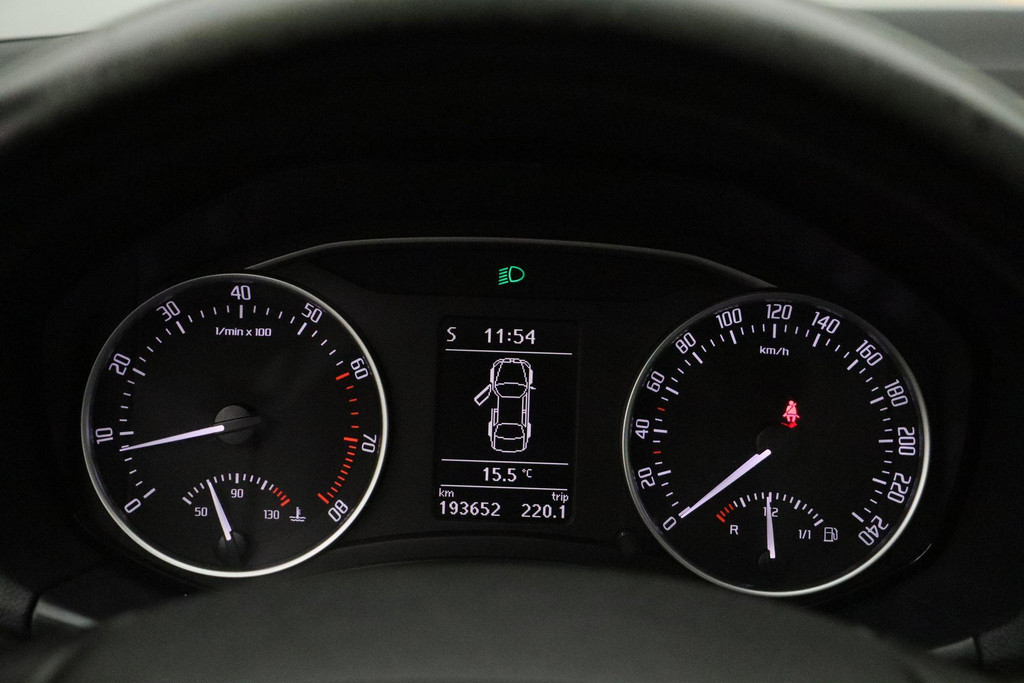 52644631-26.jpg