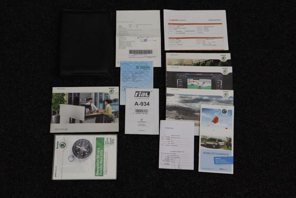 52644631-3.jpg