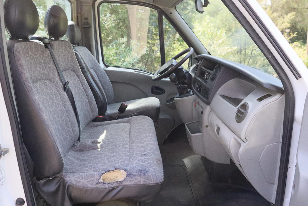 52760036-5.jpg