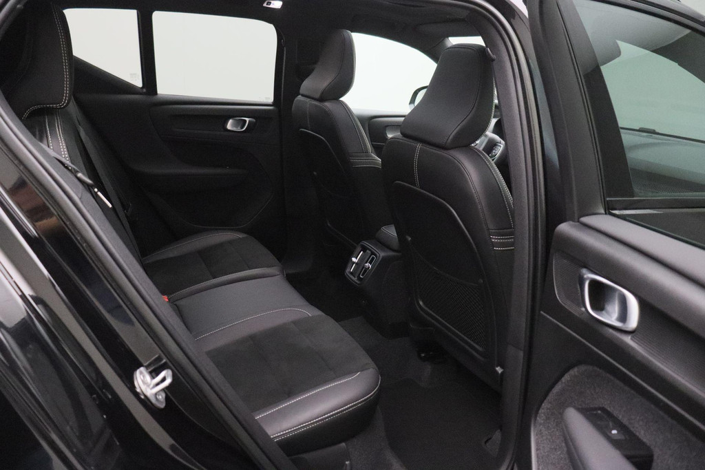53384702-37.jpg