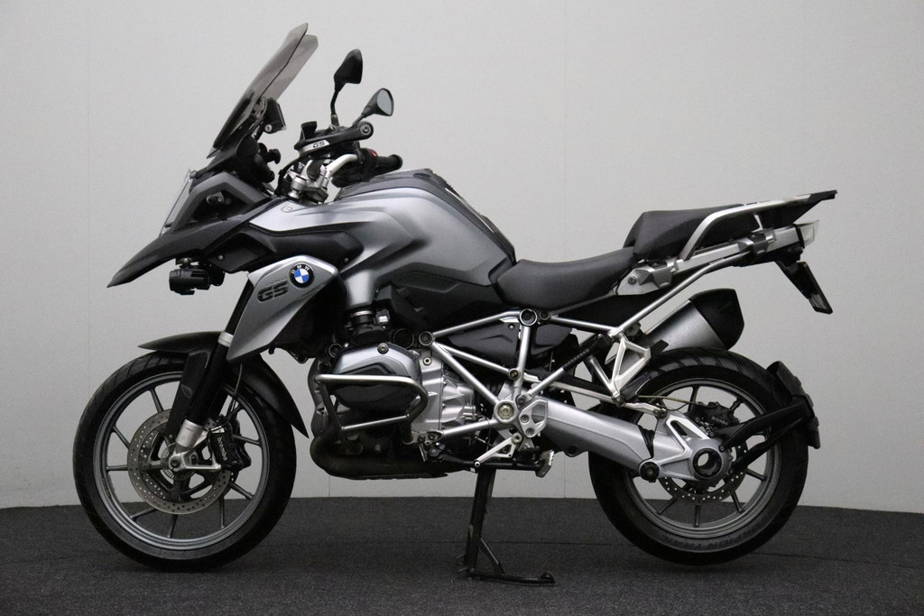 54250116-5.jpg