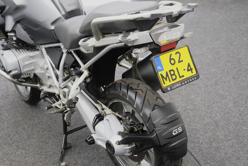54250116-6.jpg
