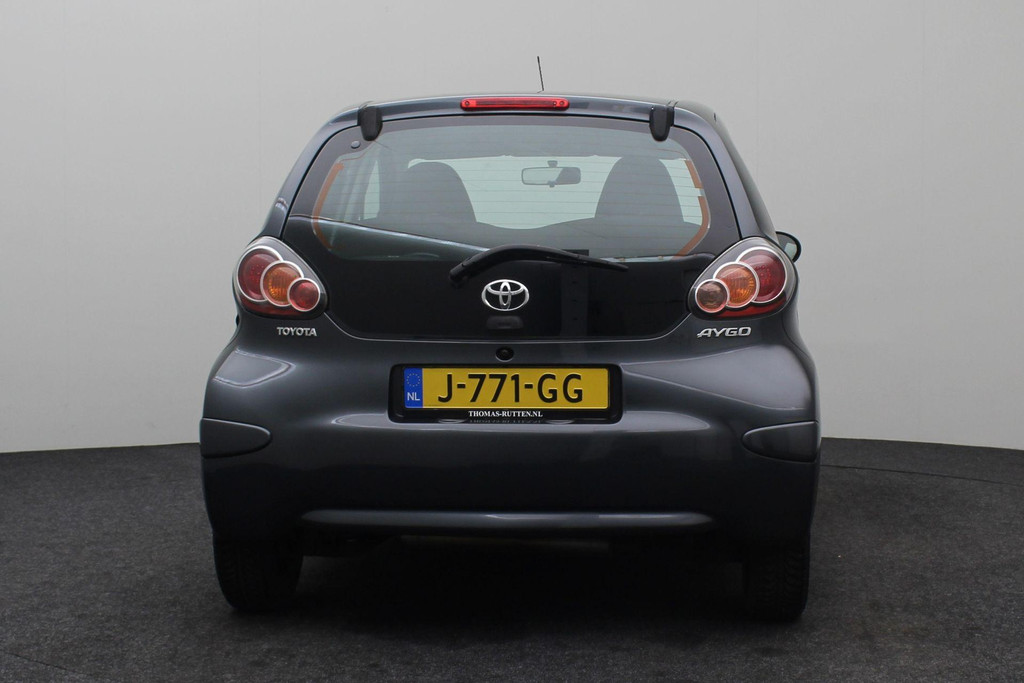 54250191-10.jpg