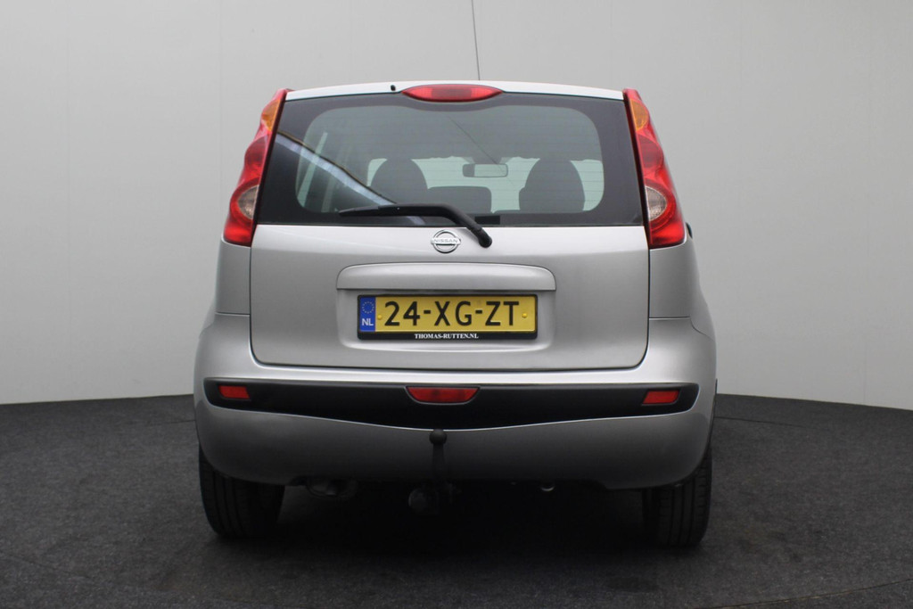 54688437-10.jpg