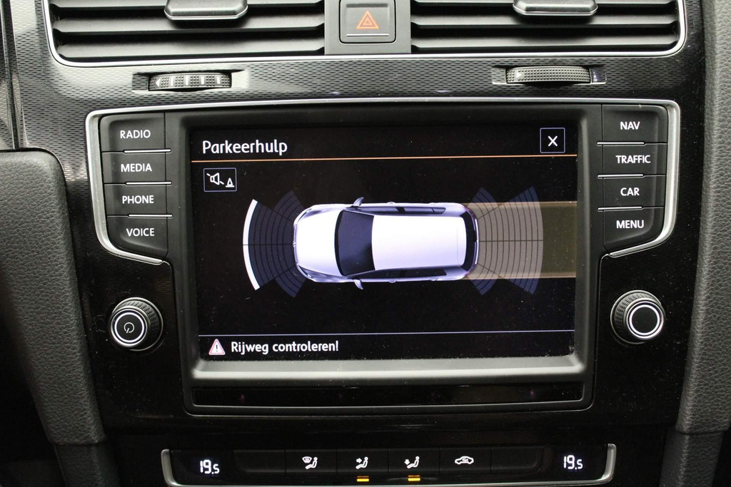 54990969-29.jpg