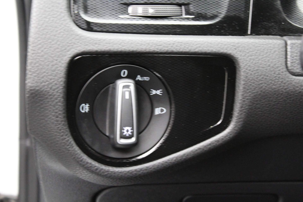 54990969-9.jpg