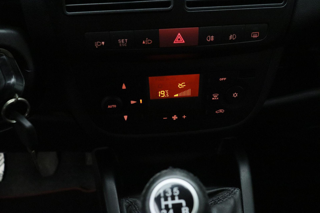 55107981-27.jpg