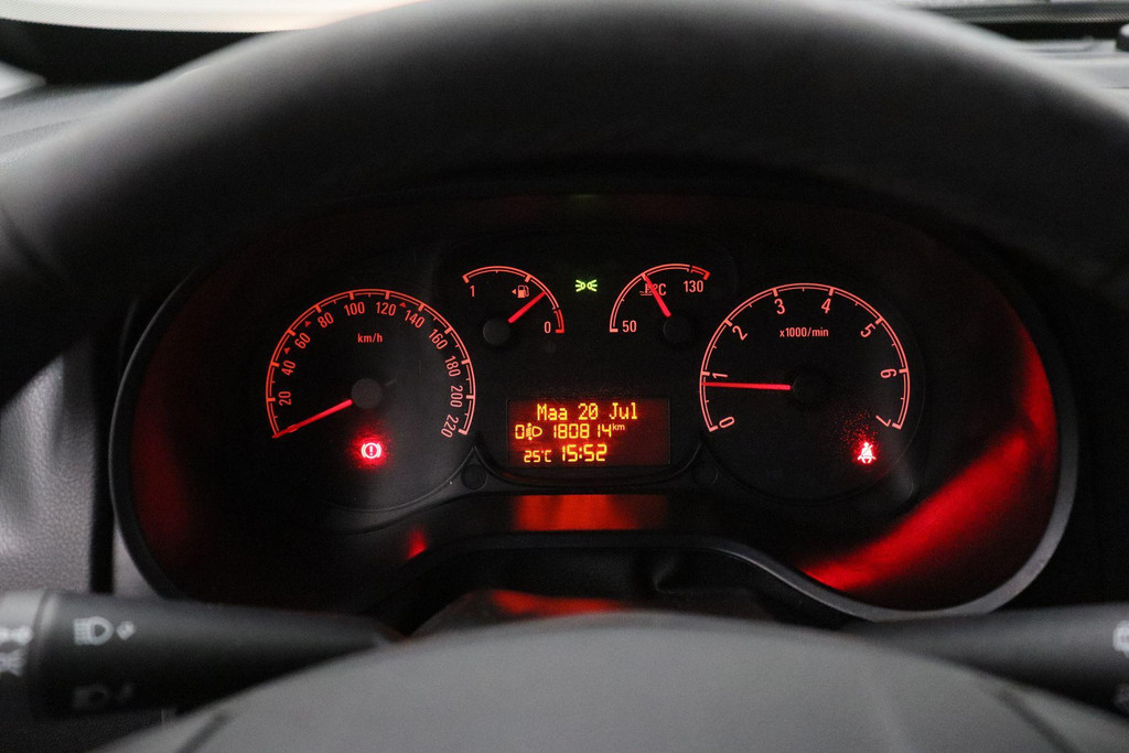 55107981-3.jpg