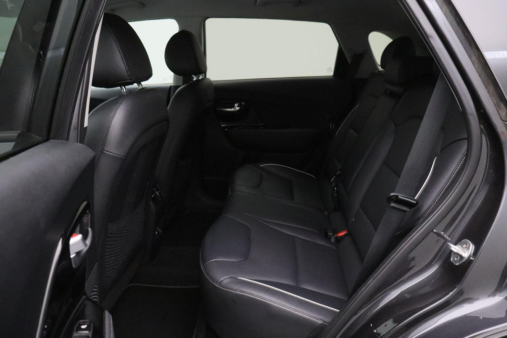 55371344-7.jpg