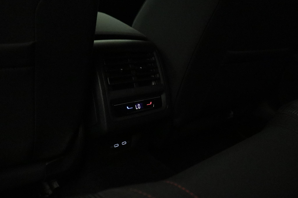 55868149-26.jpg