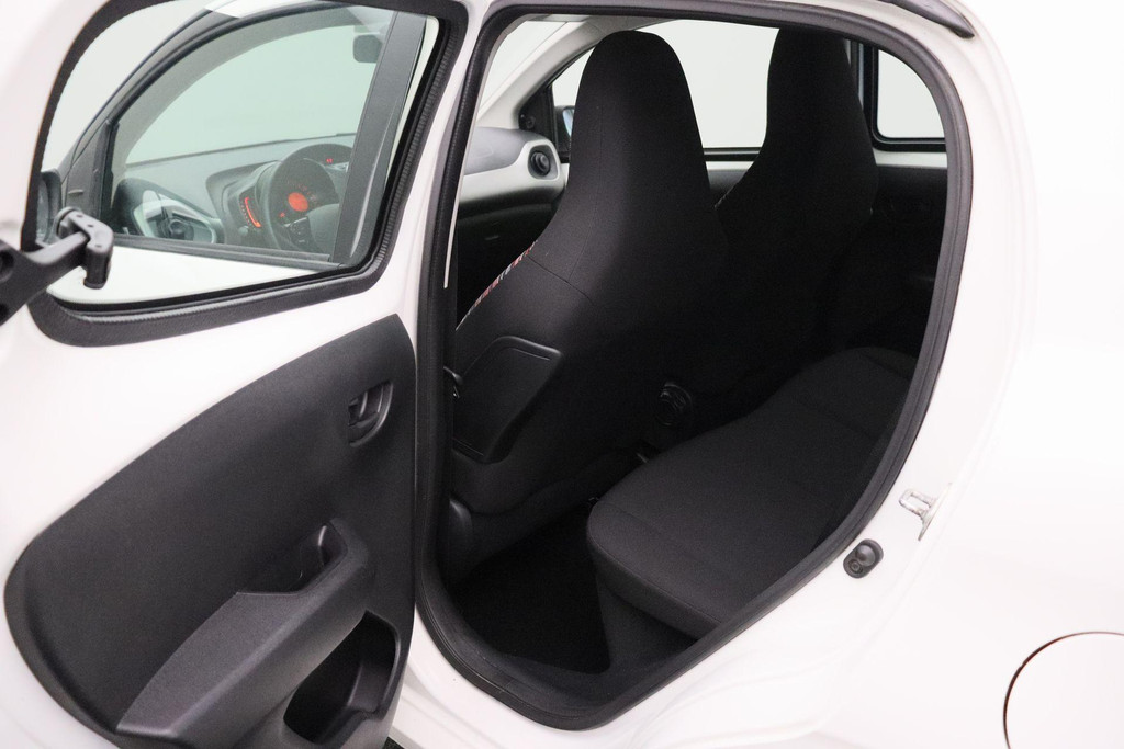 56036975-9.jpg