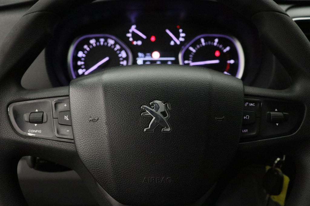 56097459-20.jpg