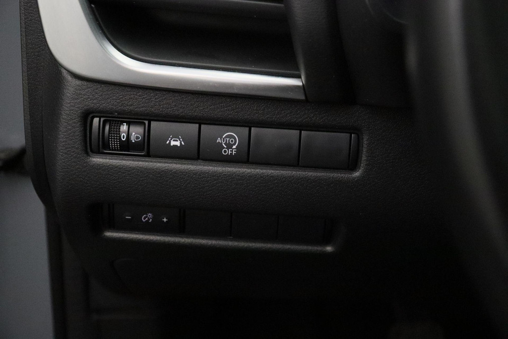 56150853-19.jpg