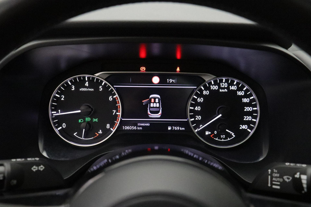 56150853-6.jpg