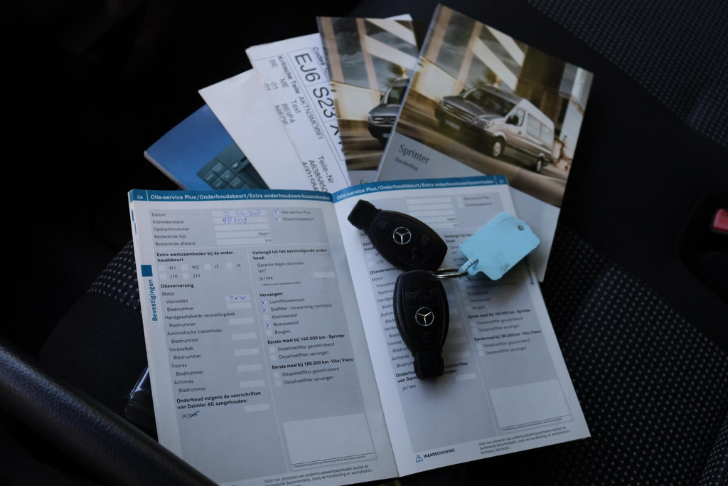 56207159-14.jpg