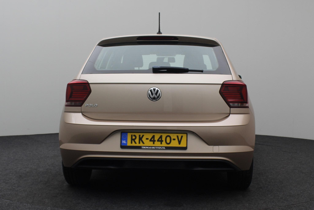 56427526-9.jpg