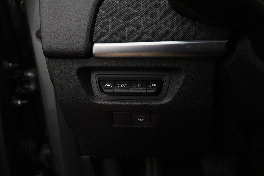 56609793-21.jpg