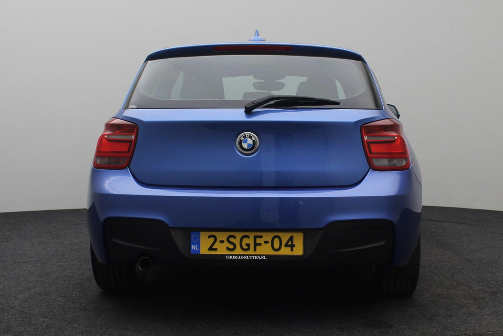 57240970-10.jpg