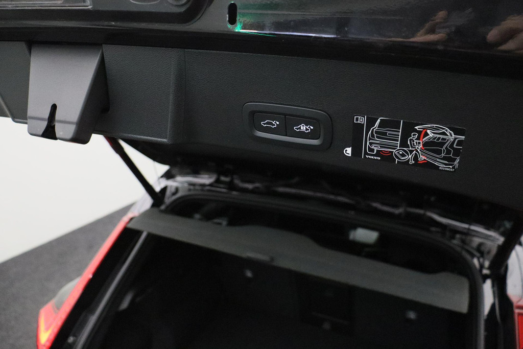 57569663-14.jpg